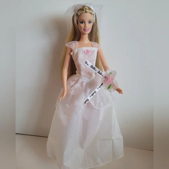 Barbie Doll and Fashion Pack Y2K Bridal Fashions Complete Mattel New OOB - Picture 3 of 7
